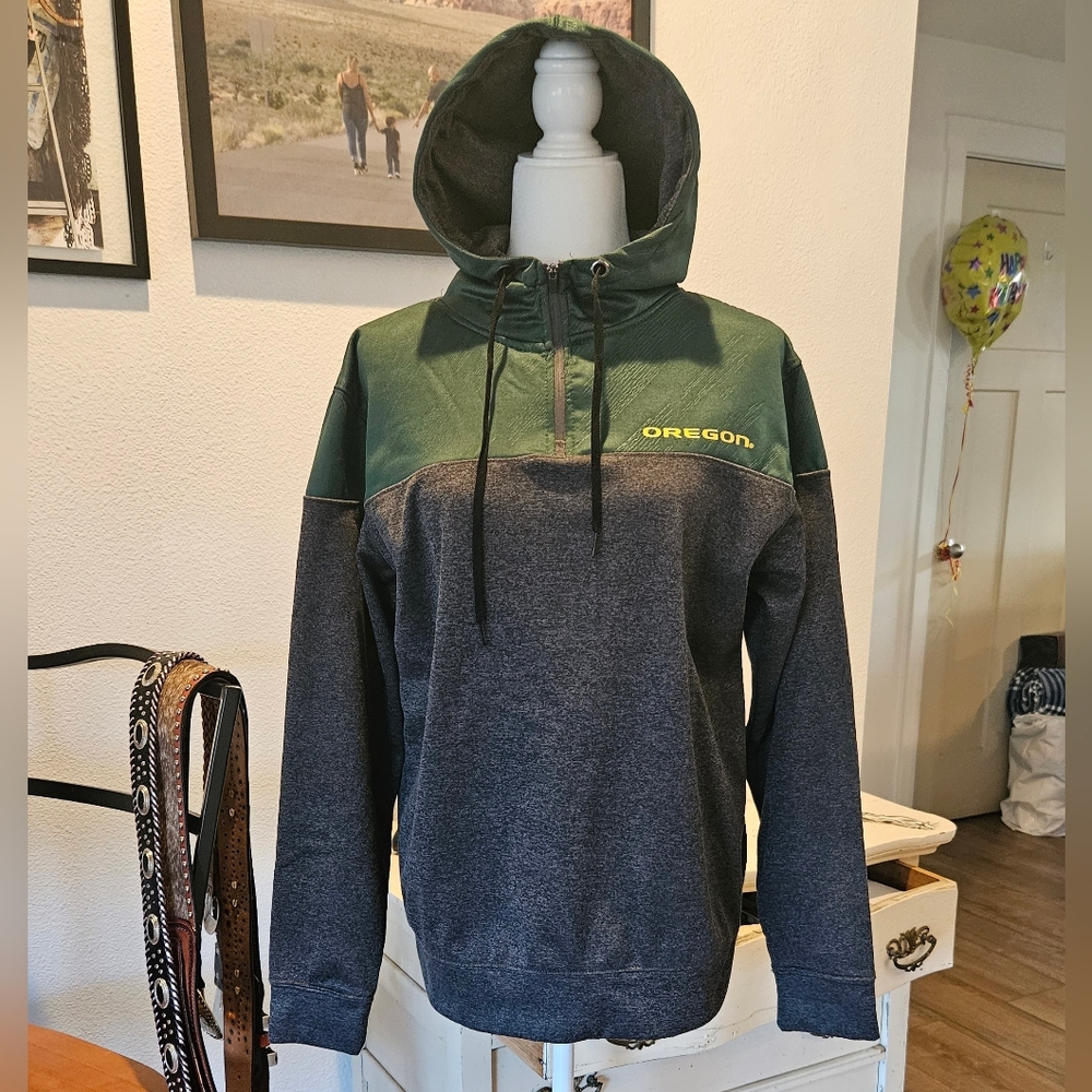 Barely Worn -CAMPUS HERITAGE UNIVERSITY OF OREGON -Gray & Green Hoodie - Size M